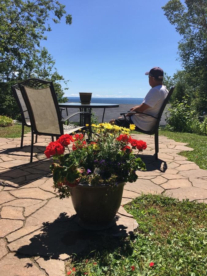 Chalet Chez Les Petit Grandes-Bergeronnes Εξωτερικό φωτογραφία